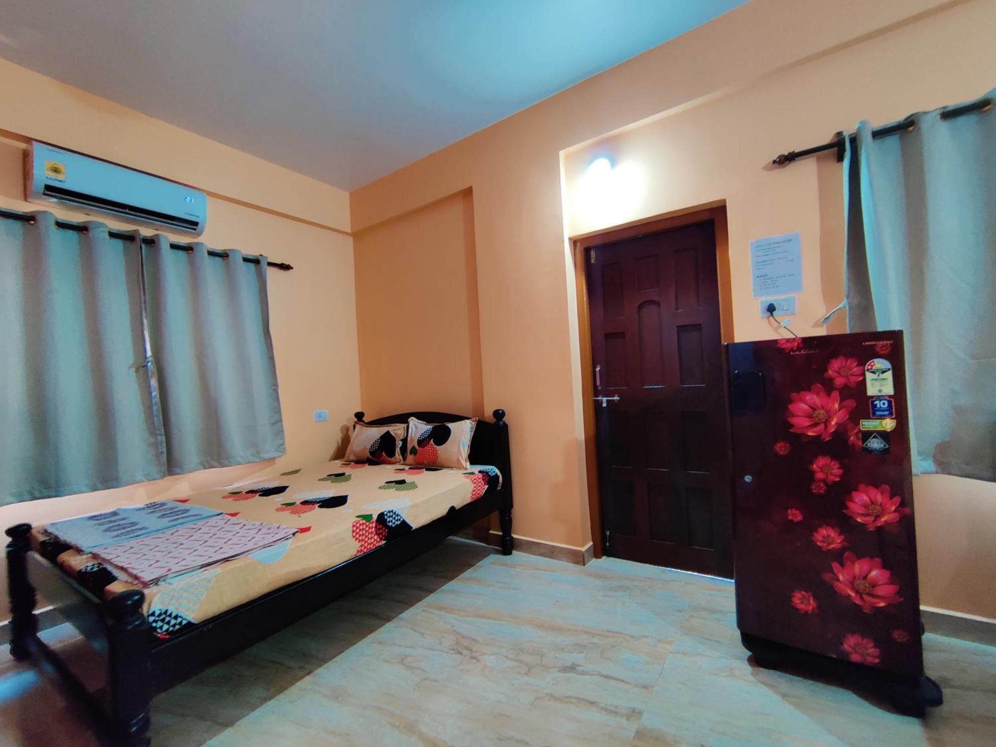 Sai Guru Guest House Анжуна Экстерьер фото