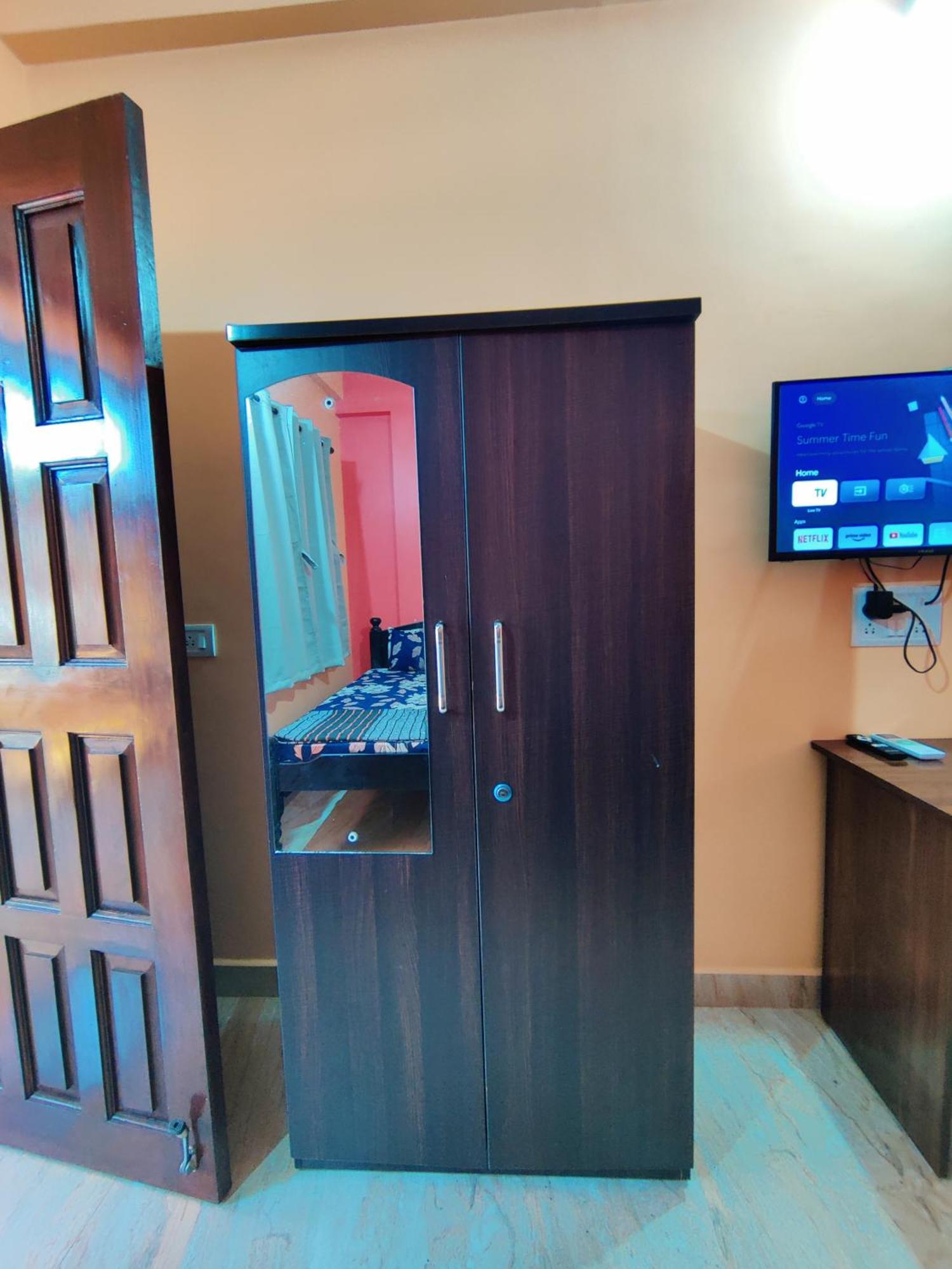 Sai Guru Guest House Анжуна Экстерьер фото