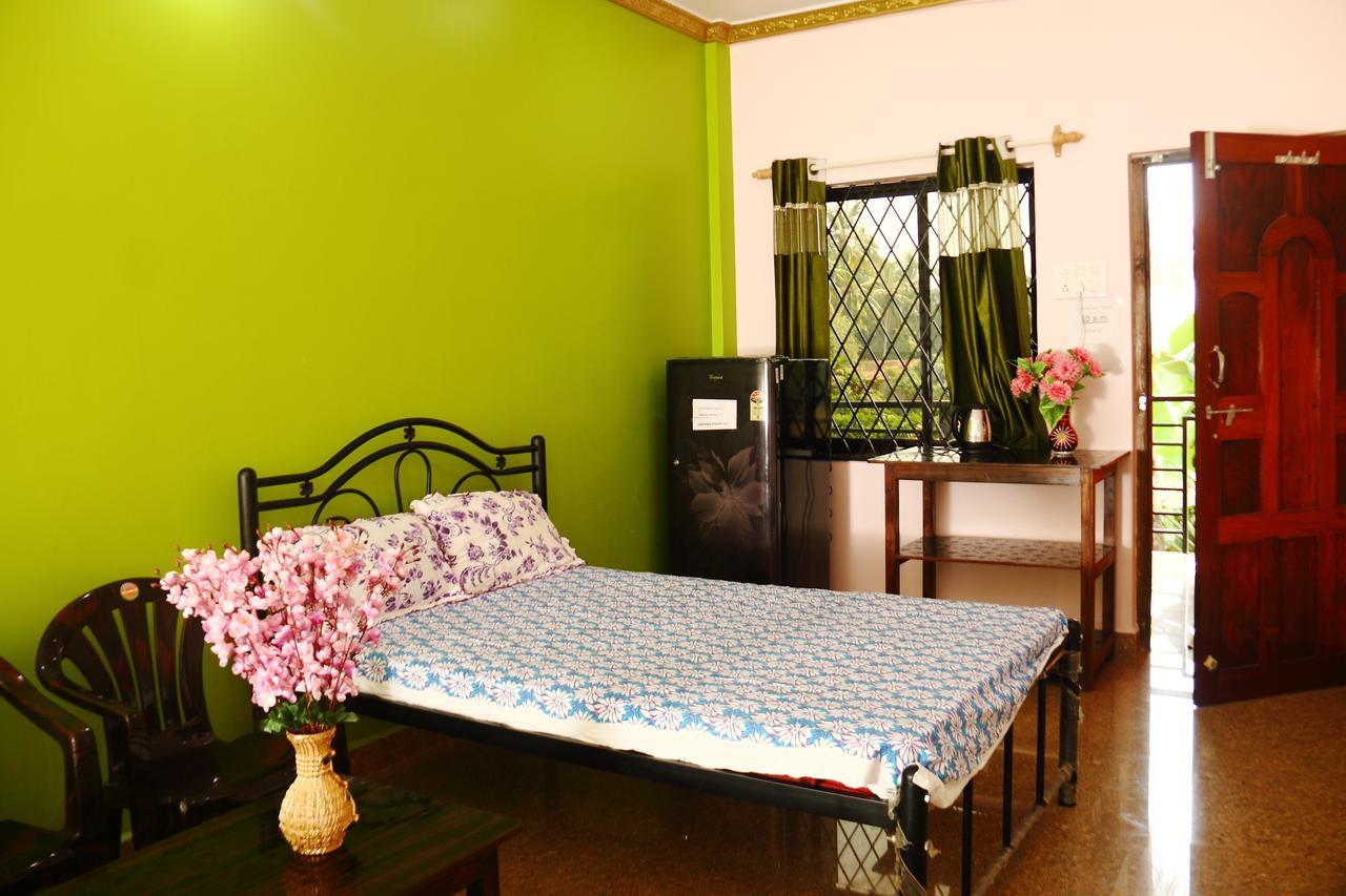 Sai Guru Guest House Анжуна Экстерьер фото