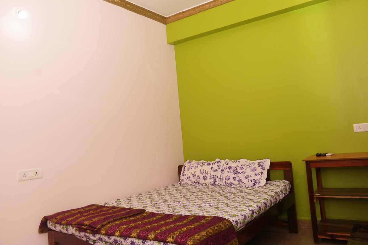 Sai Guru Guest House Анжуна Экстерьер фото